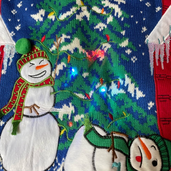 Light up JOLLY SWEATERS Light-up Christmas Sweater - Picture 6 of 8